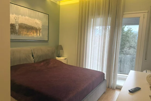 Shtepi me qera Apartament ne Tirane, 2+1, Mobilimi E mobiluar, Pagesa 850  Euro.