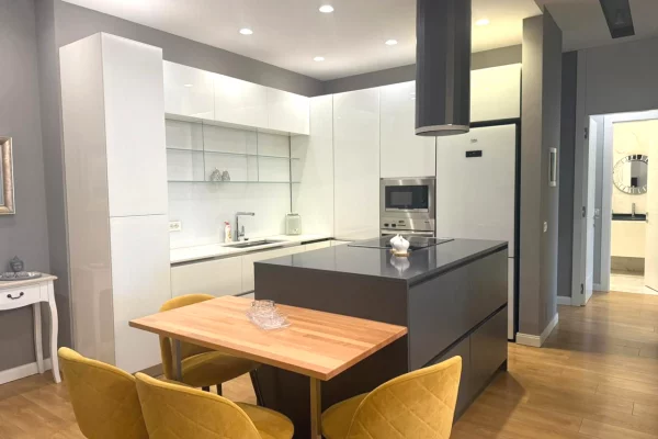 Shtepi me qera Apartament ne Tirane, 2+1, Mobilimi E mobiluar, Pagesa 850  Euro.