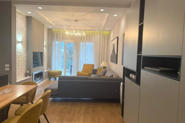 Shtepi me qera Apartament ne Tirane, 2+1, Mobilimi E mobiluar, Pagesa 850  Euro.