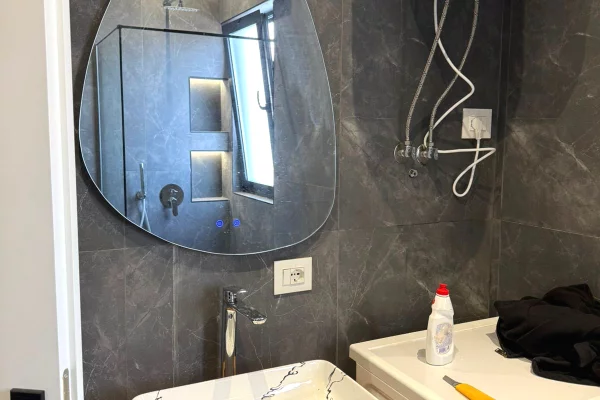 Shtepi me qera Apartament ne Tirane, 1+1, Mobilimi E mobiluar, Pagesa 60,000  Leke.