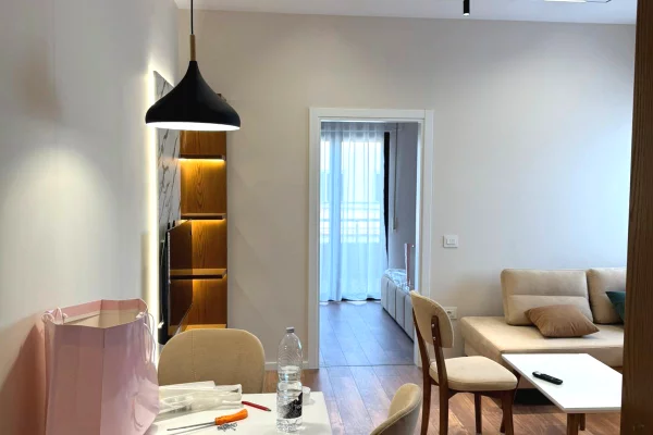 Shtepi me qera Apartament ne Tirane, 1+1, Mobilimi E mobiluar, Pagesa 60,000  Leke.