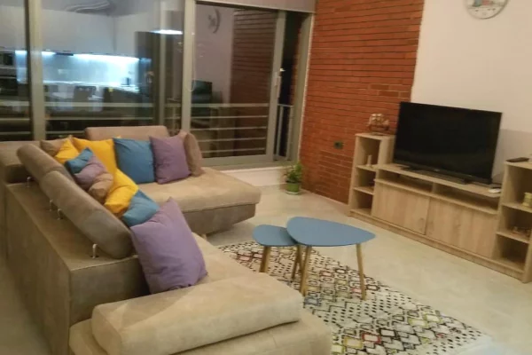 Shtepi me qera Apartament ne Tirane, 1+1, Mobilimi E mobiluar, Pagesa 600  Euro.