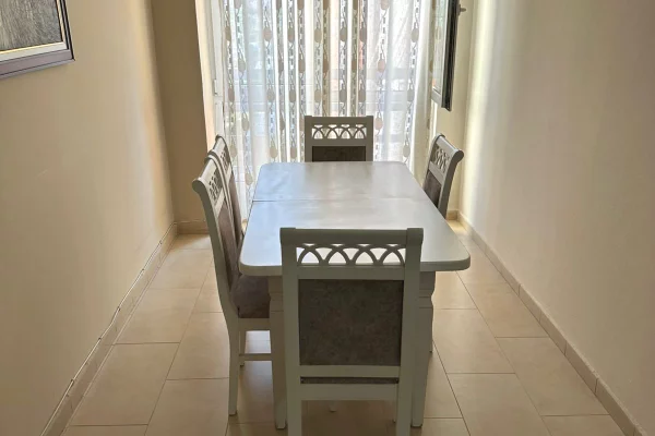 Shtepi me qera Apartament ne Tirane, 2+1, Mobilimi E mobiluar, Pagesa 58,000  Leke.