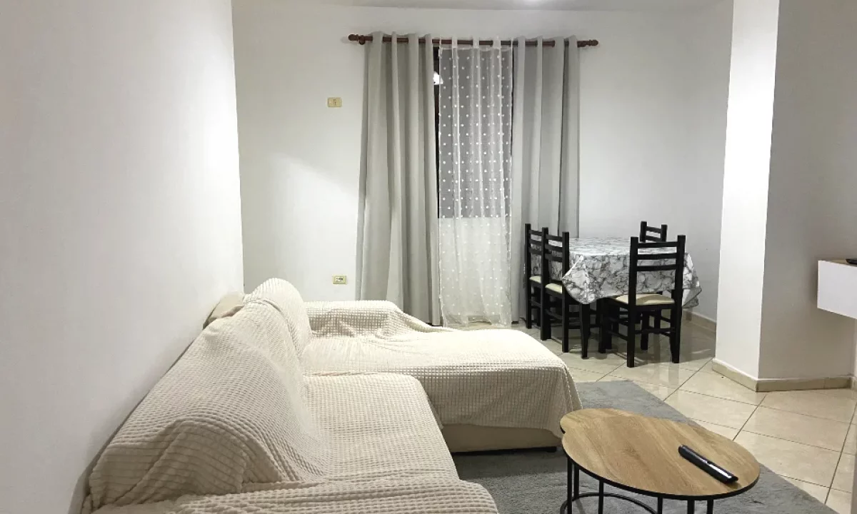 Shtepi me qera Apartament ne Tirane, 1+1, Mobilimi E mobiluar, Pagesa 400  Euro.