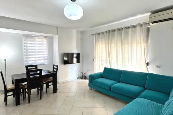 Shtepi me qera Apartament ne Tirane, 2+1, Mobilimi E mobiluar, Pagesa 450  Euro.