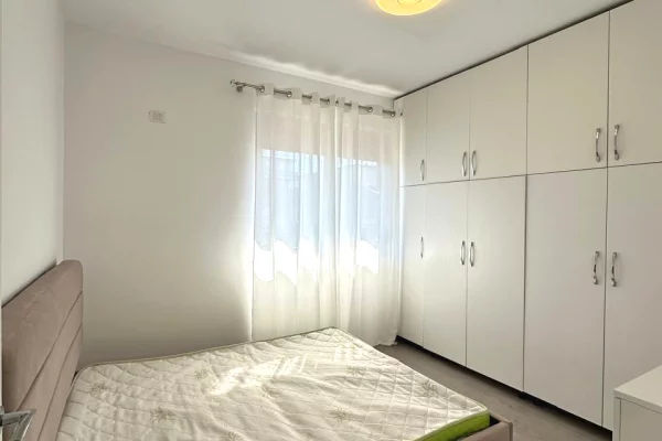 Shtepi me qera Apartament ne Tirane, 2+1, Mobilimi E mobiluar, Pagesa 450  Euro.