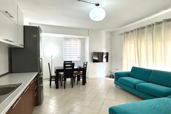 Shtepi me qera 2+1 ne Tirane - 450 Euro