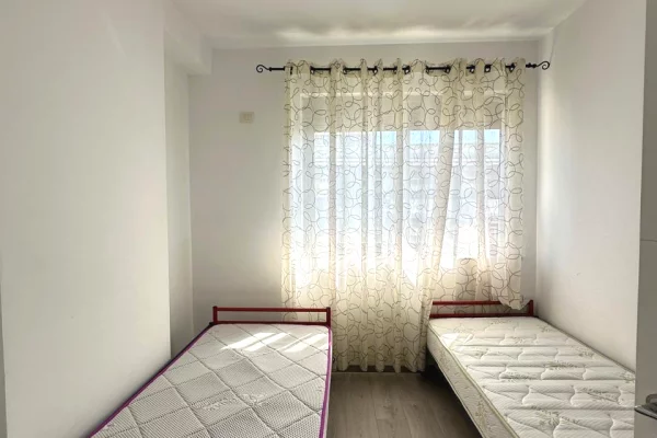 Shtepi me qera Apartament ne Tirane, 2+1, Mobilimi E mobiluar, Pagesa 450  Euro.