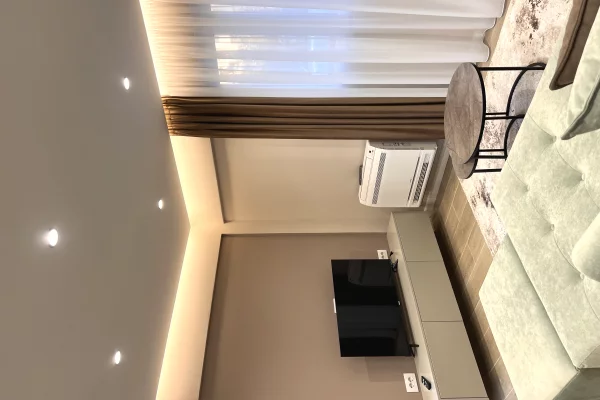 Shtepi me qera Shtepi Private ne Tirane, 1+1, Mobilimi E mobiluar, Pagesa 45,000  Leke.