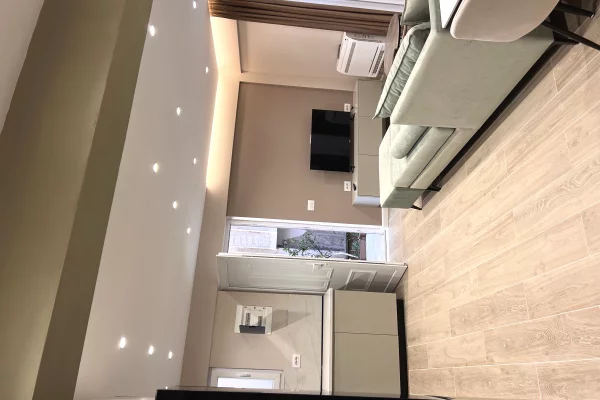 Shtepi me qera Shtepi Private ne Tirane, 1+1, Mobilimi E mobiluar, Pagesa 45,000  Leke.