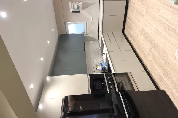 Shtepi me qera Shtepi Private ne Tirane, 1+1, Mobilimi E mobiluar, Pagesa 45,000  Leke.