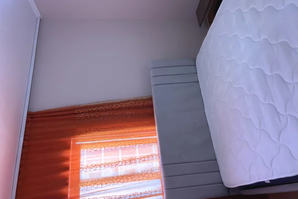 Shtepi me qera Apartament ne Tirane, 1+1, Mobilimi E mobiluar, Pagesa 450  Euro.