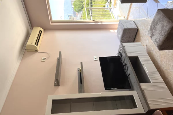 Shtepi me qera Apartament ne Tirane, 1+1, Mobilimi E mobiluar, Pagesa 450  Euro.