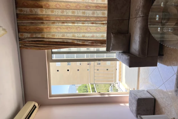 Shtepi me qera Apartament ne Tirane, 1+1, Mobilimi E mobiluar, Pagesa 450  Euro.