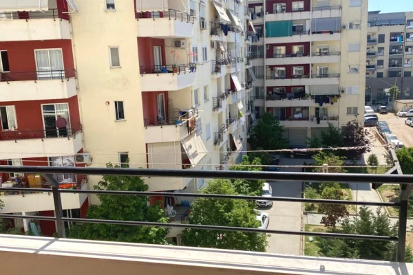 Shtepi me qera Apartament ne Tirane, 1+1, Mobilimi E mobiluar, Pagesa 35,000  Leke.