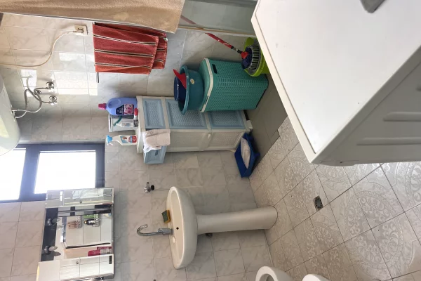 Shtepi me qera Apartament ne Tirane, 2+1, Mobilimi E mobiluar, Pagesa 45,000  Leke.