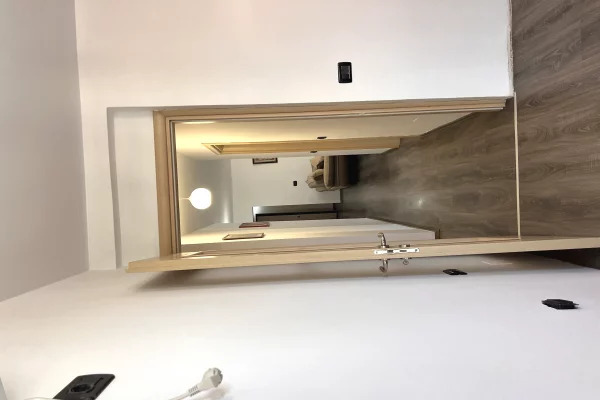 Shtepi ne shitje Apartament ne Tirane, 2+1, Mobilimi Pjeserisht e mobiluar, Pagesa 195,000  Euro.