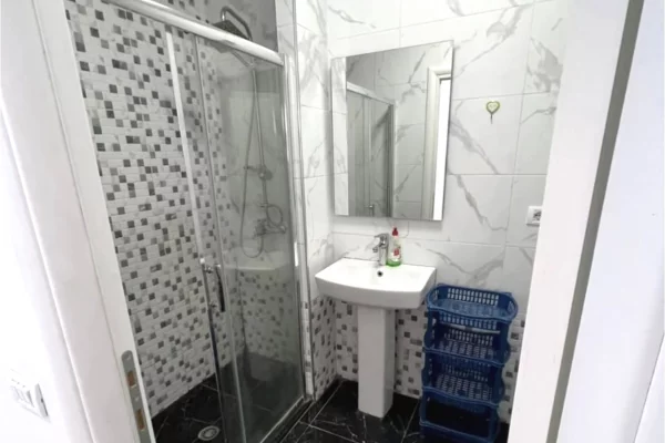 Shtepi me qera Apartament ne Tirane, 2+1, Mobilimi E mobiluar, Pagesa 600  Euro.