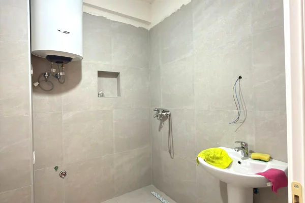 Apartment for rent in Tirana 1+1, Emty
