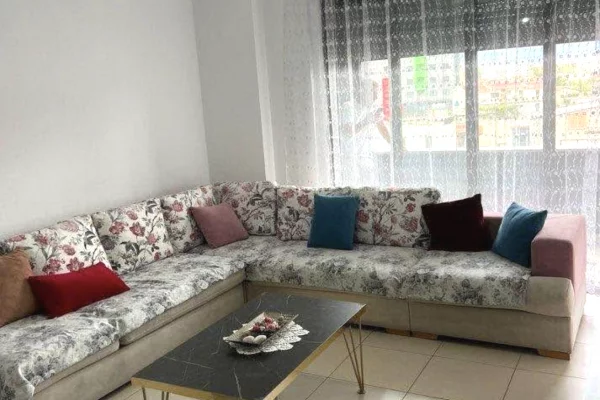 Shtepi me qera 2+1 ne Tirane - 50,000 Leke