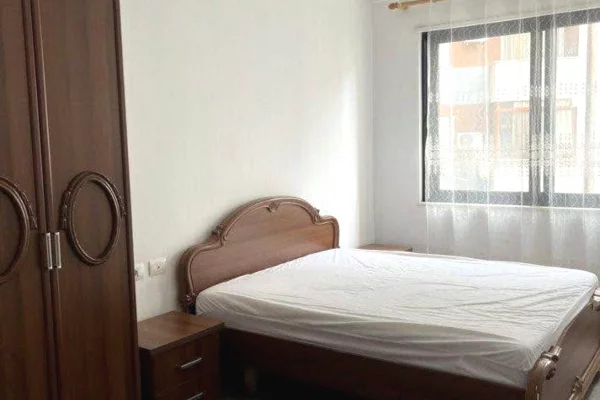 Shtepi me qera Apartament ne Tirane, 2+1, Mobilimi E mobiluar, Pagesa 50,000  Leke.