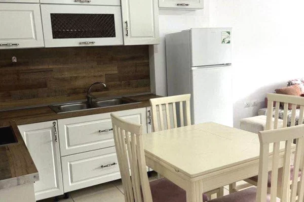 Shtepi me qera Apartament ne Tirane, 2+1, Mobilimi E mobiluar, Pagesa 50,000  Leke.