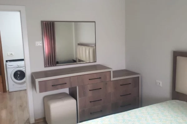 Shtepi me qera Apartament ne Tirane, 1+1, Mobilimi E mobiluar, Pagesa 450  Euro.