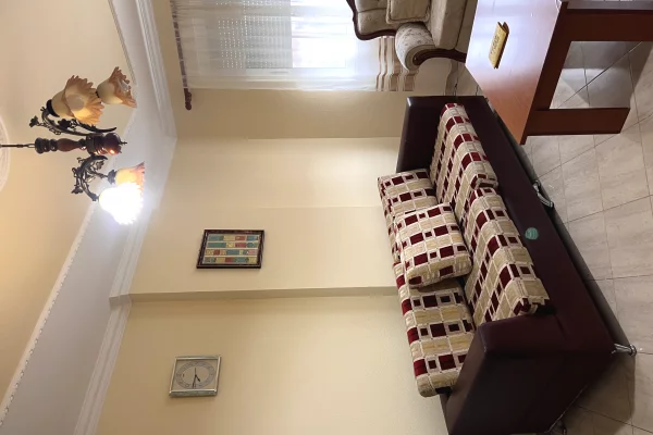 Shtepi me qera 2+1 ne Tirane - 50,000 Leke