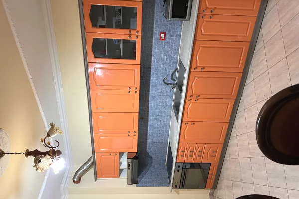 Shtepi me qera Apartament ne Tirane, 2+1, Mobilimi E mobiluar, Pagesa 50,000  Leke.