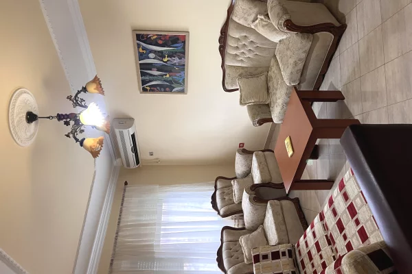 Shtepi me qera Apartament ne Tirane, 2+1, Mobilimi E mobiluar, Pagesa 50,000  Leke.