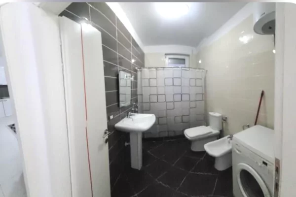Shtepi me qera Apartament ne Tirane, 1+1, Mobilimi E mobiluar, Pagesa 50,000  Leke.