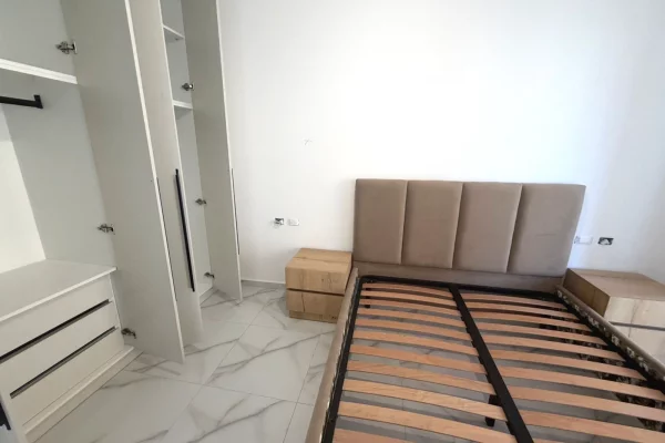 Shtepi me qera Apartament ne Tirane, 2+1, Mobilimi E mobiluar, Pagesa 60,000  Leke.