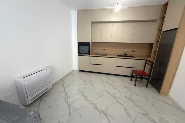 Shtepi me qera Apartament ne Tirane, 2+1, Mobilimi E mobiluar, Pagesa 60,000  Leke.