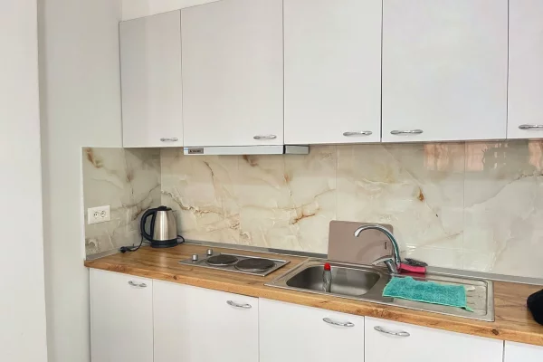 Shtepi me qera Apartament ne Tirane, 2+1, Mobilimi E mobiluar, Pagesa 500  Euro.
