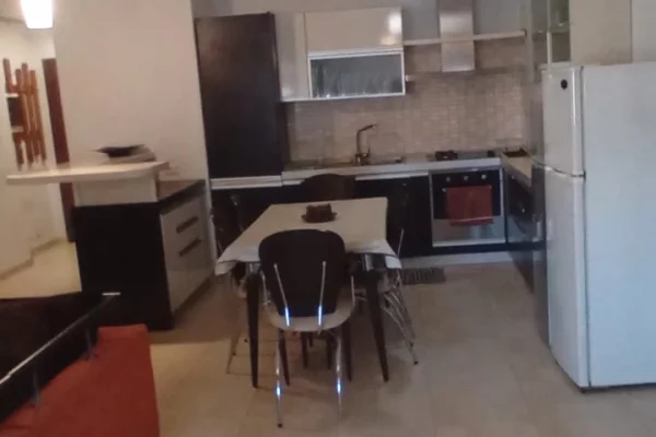 Shtepi me qera Apartament ne Tirane, 2+1, Mobilimi E mobiluar, Pagesa 60,000  Leke.
