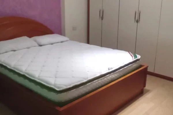 Shtepi me qera Apartament ne Tirane, 2+1, Mobilimi E mobiluar, Pagesa 60,000  Leke.