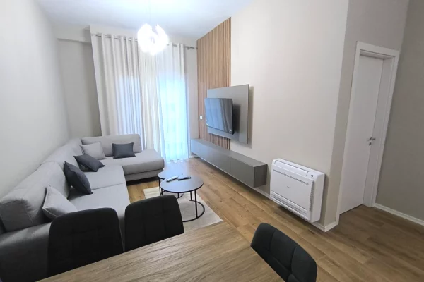 Shtepi me qera Apartament ne Tirane, 1+1, Mobilimi E mobiluar, Pagesa 600  Euro.