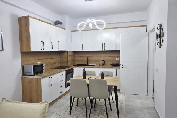 Shtepi me qera Apartament ne Tirane, 1+1, Mobilimi E mobiluar, Pagesa 530  Euro.