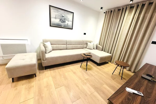 Shtepi me qera Apartament ne Tirane, 1+1, Mobilimi E mobiluar, Pagesa 50,000  Leke.