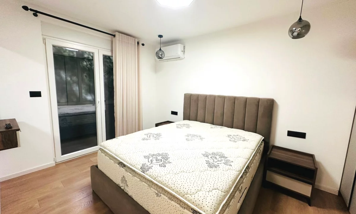 Shtepi me qera Apartament ne Tirane, 1+1, Mobilimi E mobiluar, Pagesa 50,000  Leke.