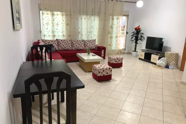 Appartamento in affitto a Tirana 2+1, Arredato