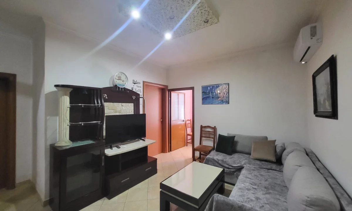 Shtepi me qera Apartament ne Tirane, 2+1, Mobilimi E mobiluar, Pagesa 45,000  Leke.