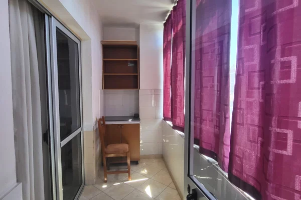 Shtepi me qera Apartament ne Tirane, 2+1, Mobilimi E mobiluar, Pagesa 45,000  Leke.
