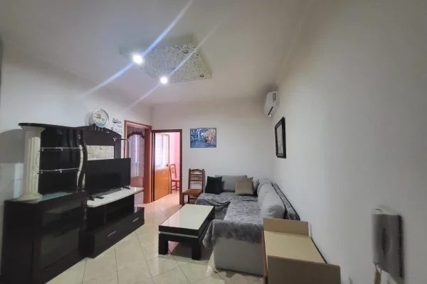 Shtepi me qera Apartament ne Tirane, 2+1, Mobilimi E mobiluar, Pagesa 45,000  Leke.