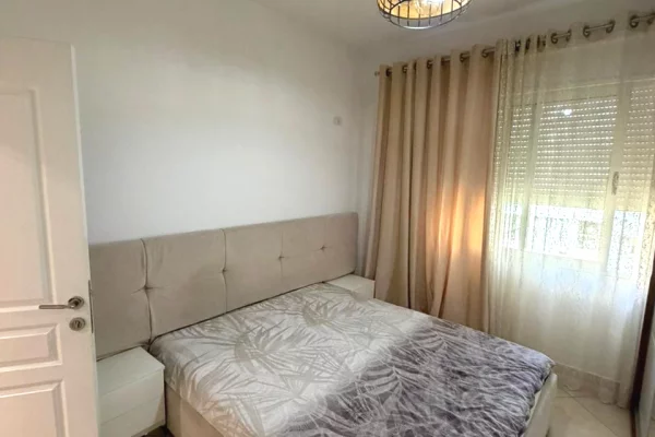Shtepi me qera Apartament ne Tirane, 1+1, Mobilimi E mobiluar, Pagesa 500  Euro.