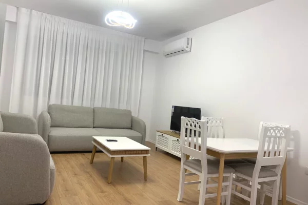 Shtepi me qera Apartament ne Tirane, 1+1, Mobilimi E mobiluar, Pagesa 45,000  Leke.