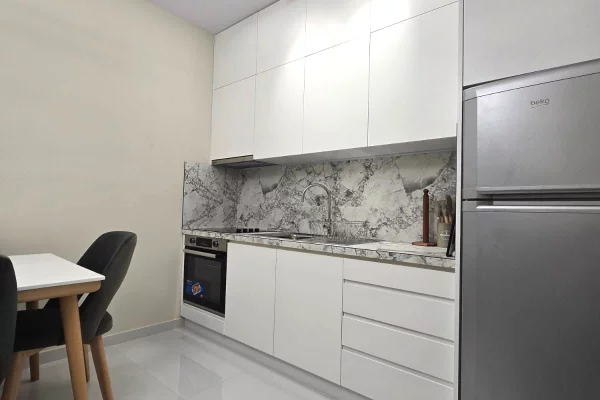 Shtepi me qera Apartament ne Tirane, 1+1, Mobilimi E mobiluar, Pagesa 40,000  Leke.
