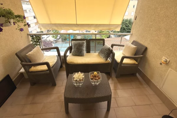 Shtepi me qera Apartament ne Tirane, 3+1, Mobilimi E mobiluar, Pagesa 700  Euro.