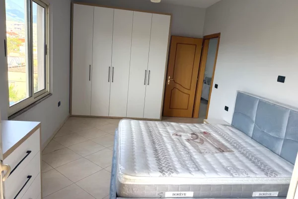 Shtepi me qera Apartament ne Tirane, 1+1, Mobilimi E mobiluar, Pagesa 55,000  Leke.