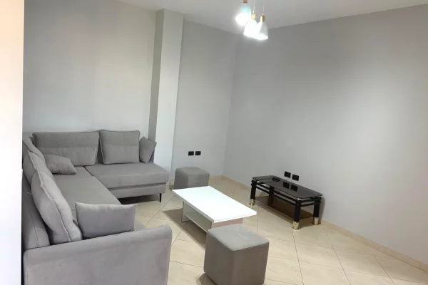 Shtepi me qera Apartament ne Tirane, 1+1, Mobilimi E mobiluar, Pagesa 55,000  Leke.